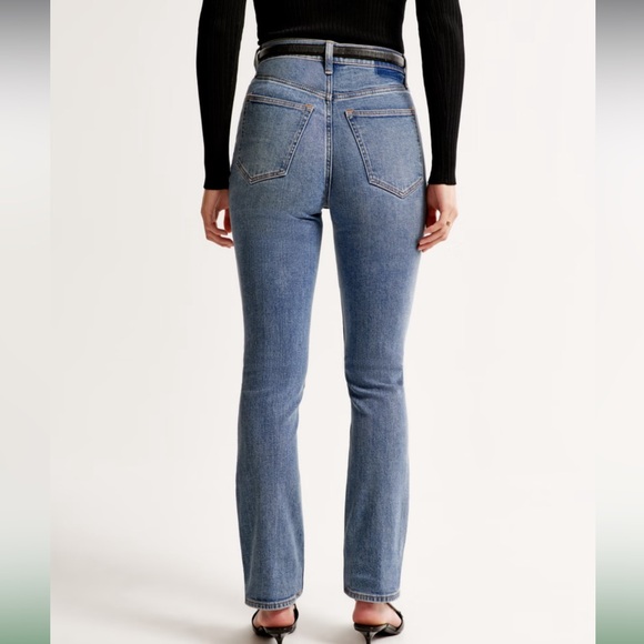 Abercrombie & Fitch Ultra High Rise 90s Slim Straight Jean - Picture 15 of 15